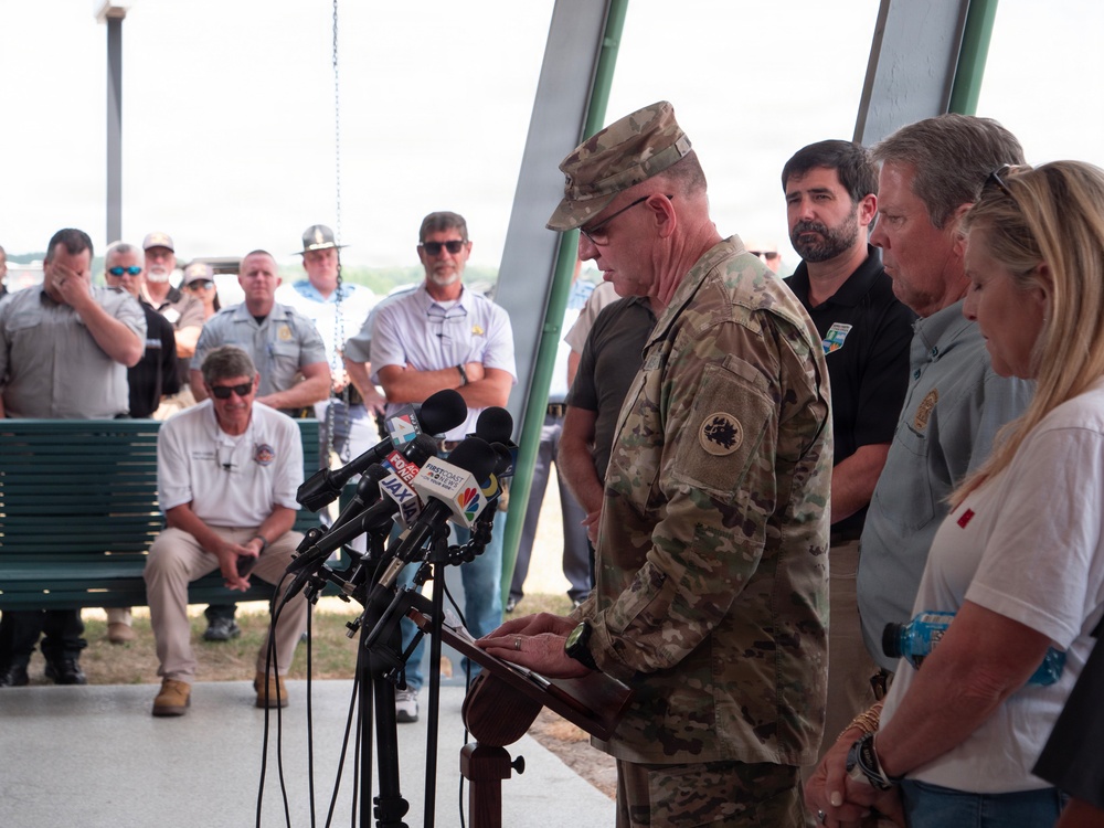 Adjutant General of Georgia visit during wilfires