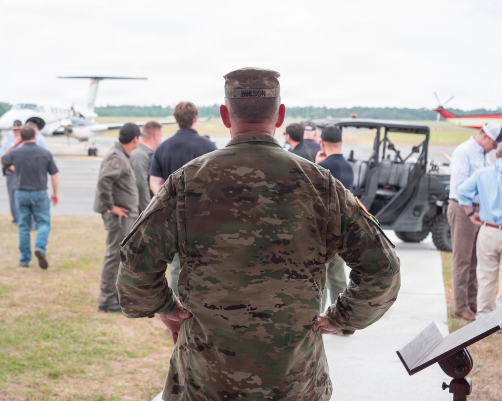 Adjutant General of Georgia visit during wilfires