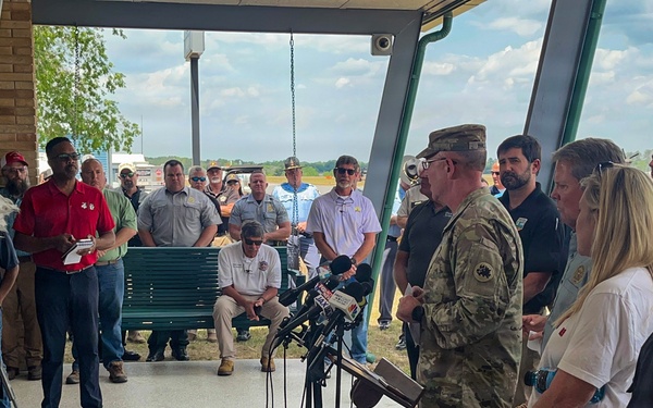 Adjutant General of Georgia visit during wilfires