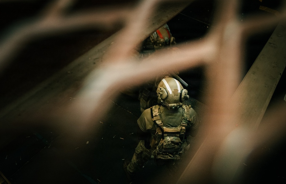 U.S. Army Green Berets train alongside Jamaican Special Operations Forces