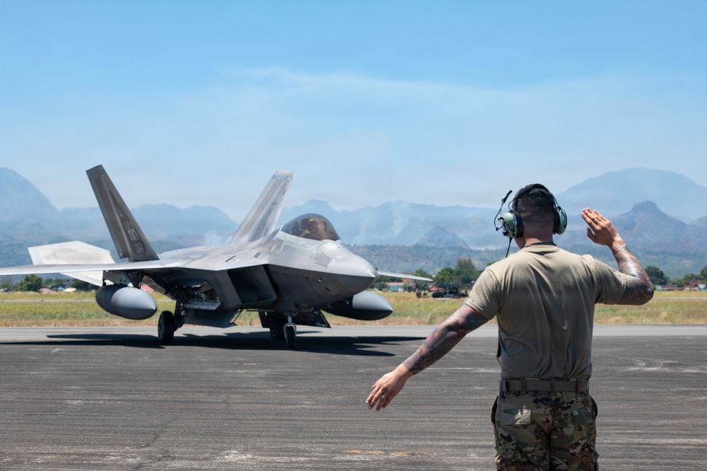 Hawaiian Raptors arrive at Basa Air Base for Exercise Cope Thunder 26-1