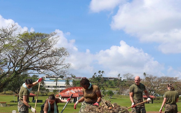 Boxer Amphibious Ready Group, 11th MEU Conduct Beach Cleanup