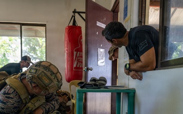 EODMU 5 technicians train Philippine Navy, Army and Coast Guard EOD teams at BK26
