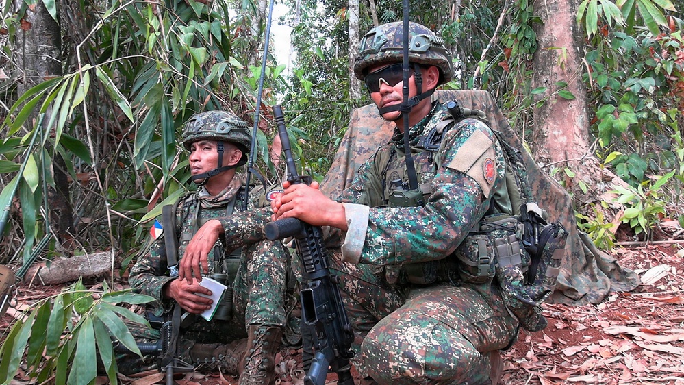 Balikatan 2026: U.S. Marines with MRF-D 26 fire FIM-92 Stinger missiles during combined live-fire event