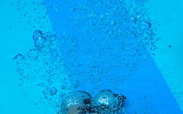 Dive Course Students Train Under Water