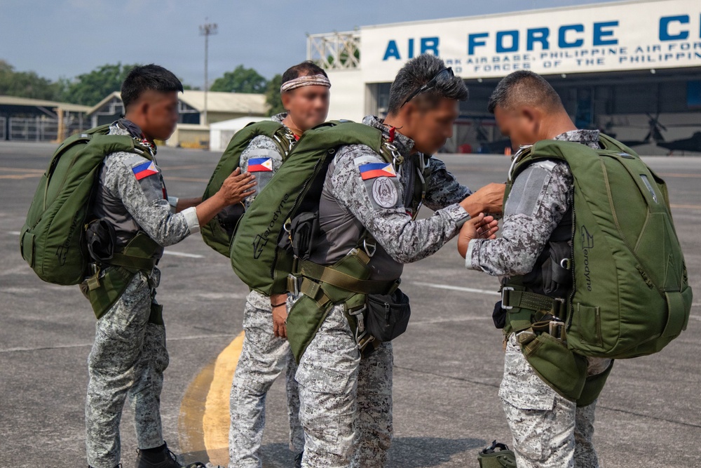 Balikatan 26: U.S., Philippine special operations forces execute friendship jumps