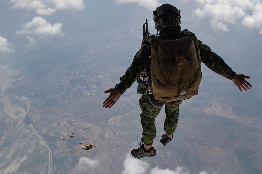 Balikatan 26: U.S., Philippine special operations forces execute friendship jumps