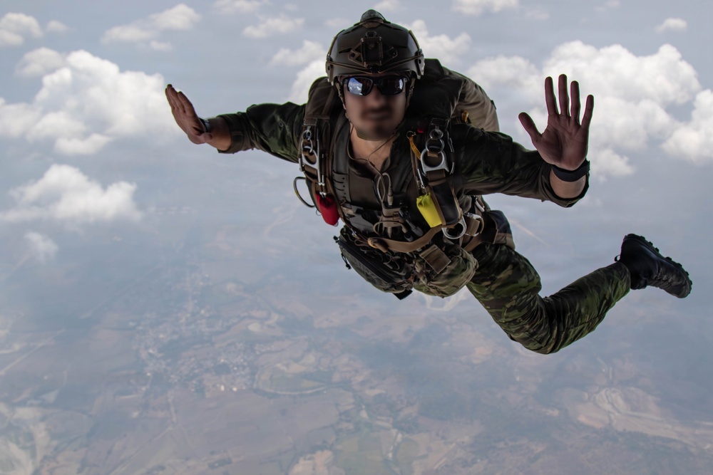 Balikatan 26: U.S., Philippine special operations forces execute friendship jumps