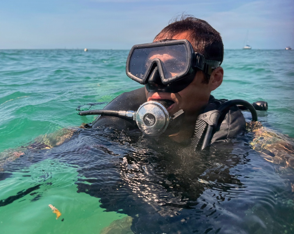 Combat Diver Qaulification Course Students Training