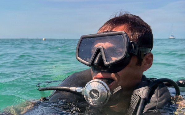 Combat Diver Qaulification Course Students Training