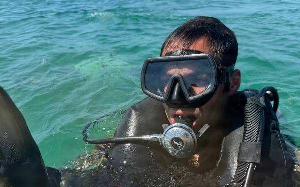 Combat Diver Qaulification Course Students Training