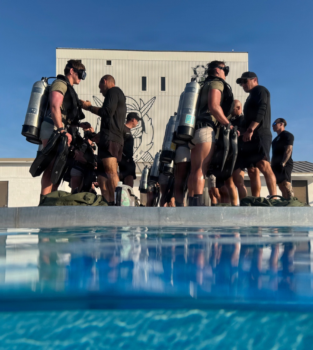 Combat Diver Qaulification Course Students Training
