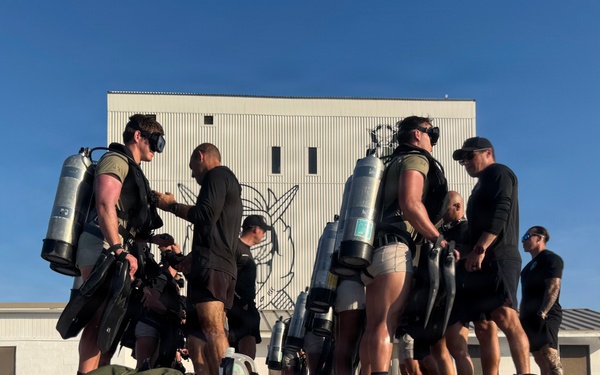 Combat Diver Qaulification Course Students Training