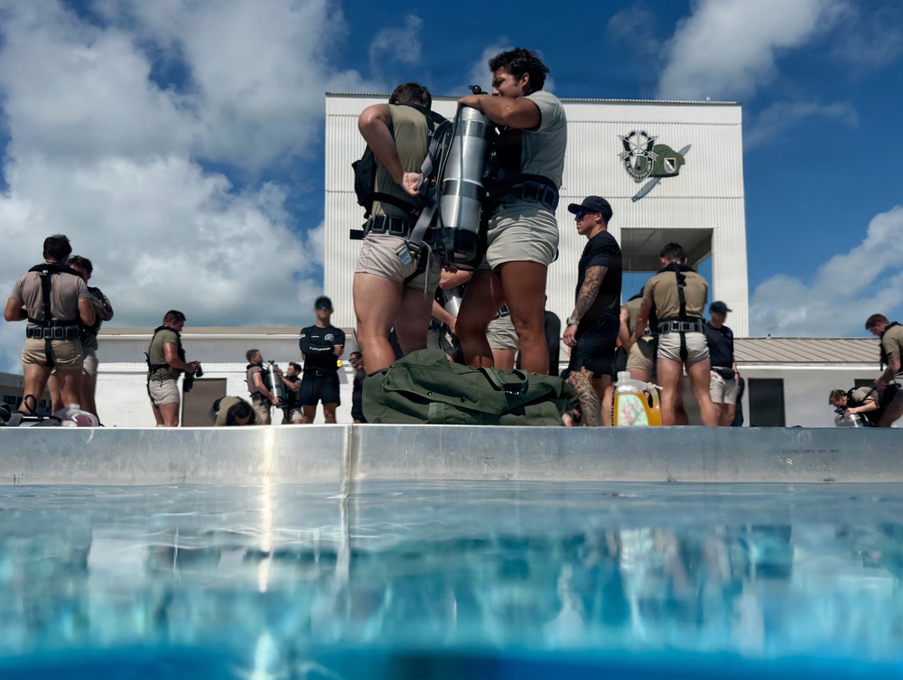 Combat Diver Qaulification Course Students Training