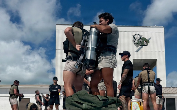 Combat Diver Qaulification Course Students Training