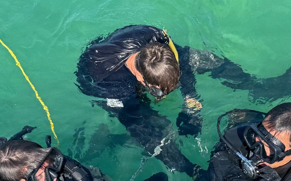 Combat Diver Qaulification Course Students Training