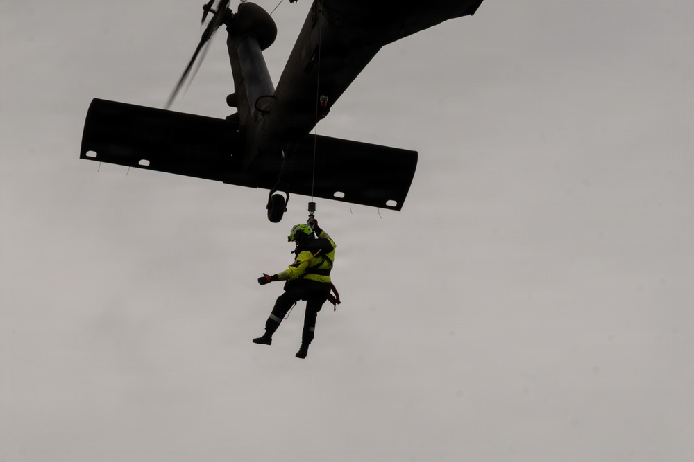 Pa. Helicopter Aquatic Rescue Team conducts water training at Memorial Lake