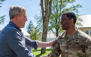 SECARMY visits 2CR