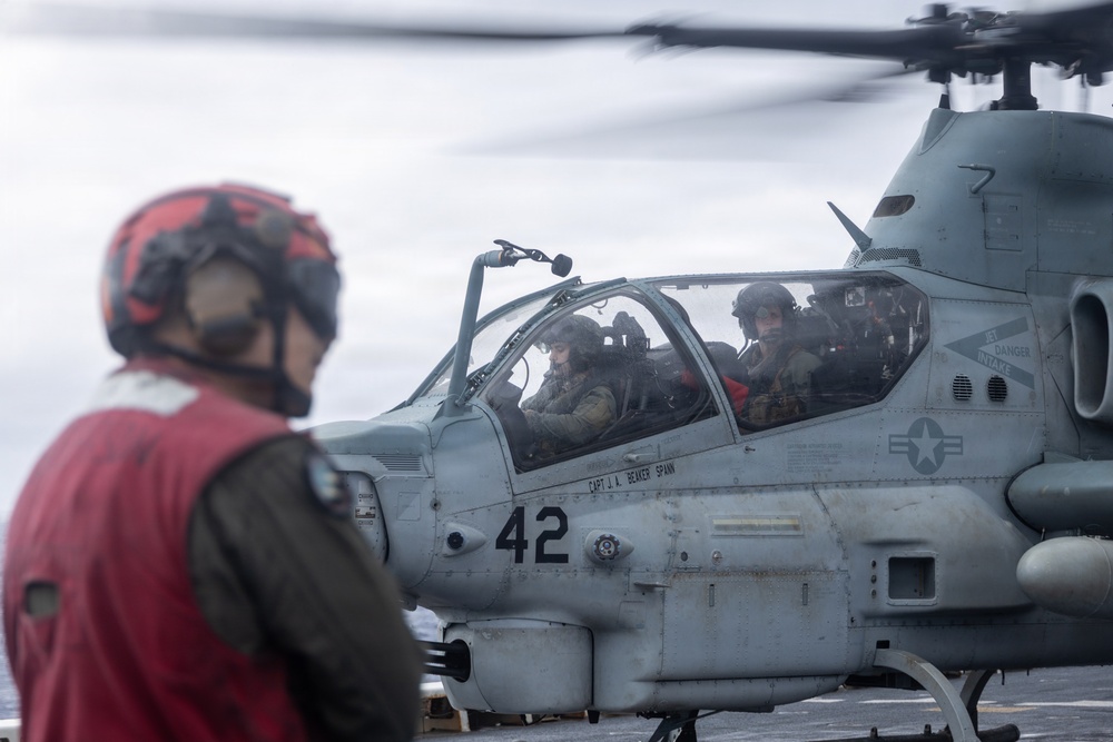 22nd MEU(SOC) | Flight Operations Aboard USS Fort Lauderdale