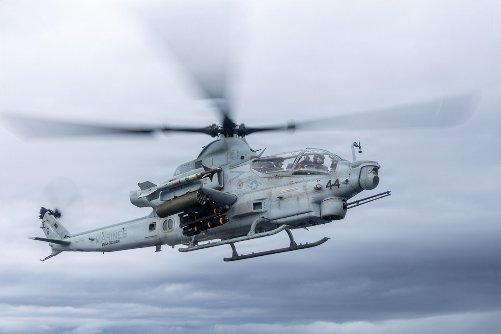 22nd MEU(SOC) | Flight Operations Aboard USS Fort Lauderdale