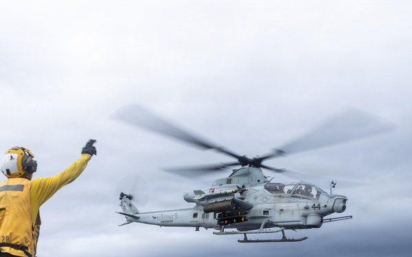 22nd MEU(SOC) | Flight Operations Aboard USS Fort Lauderdale