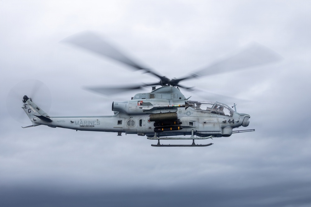 22nd MEU(SOC) | Flight Operations Aboard USS Fort Lauderdale