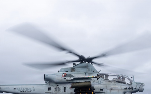 22nd MEU(SOC) | Flight Operations Aboard USS Fort Lauderdale