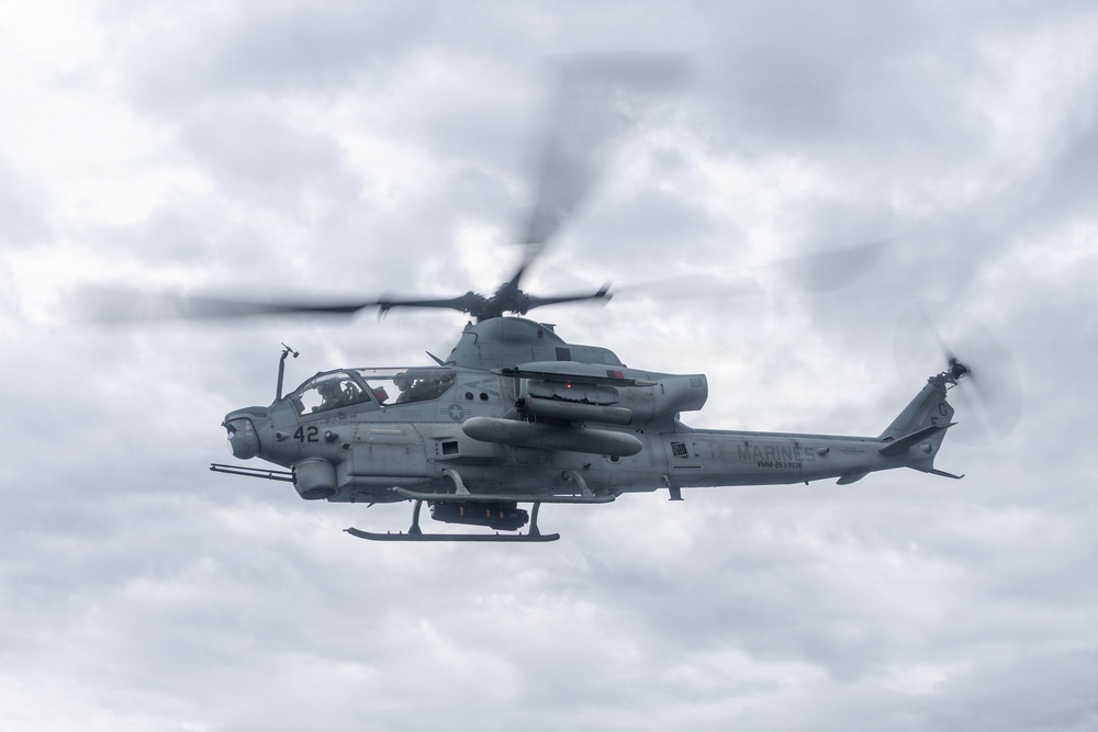 22nd MEU(SOC) | Flight Operations Aboard USS Fort Lauderdale