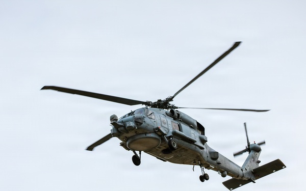 VX-1 conducts flight operations