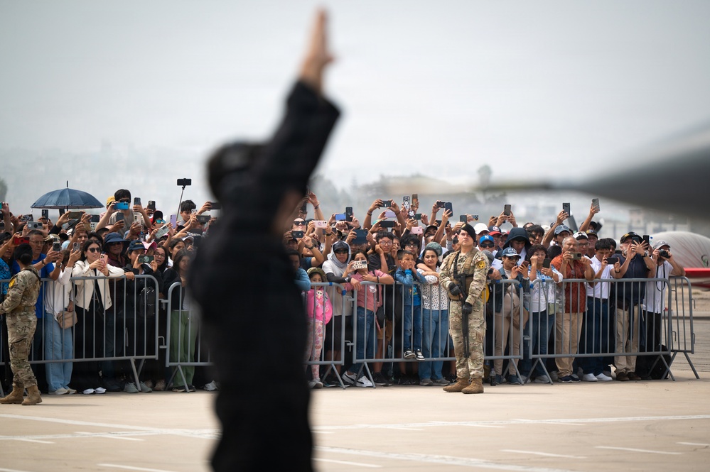 F-16 Viper Demo at Peru Airshow 2026