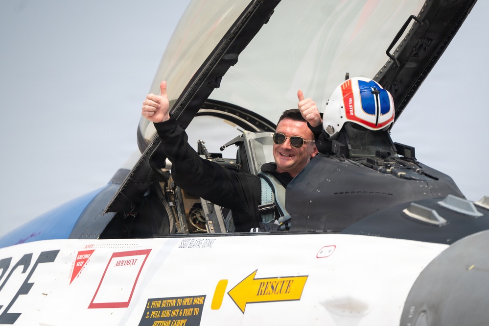 F-16 Viper Demo at Peru Airshow 2026