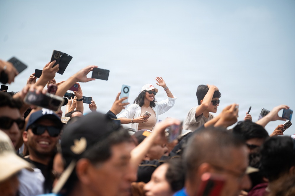 F-16 Viper Demo at Peru Airshow 2026