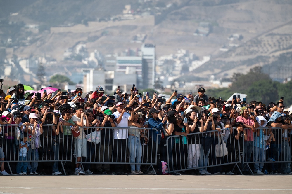 F-16 Viper Demo at Peru Airshow 2026