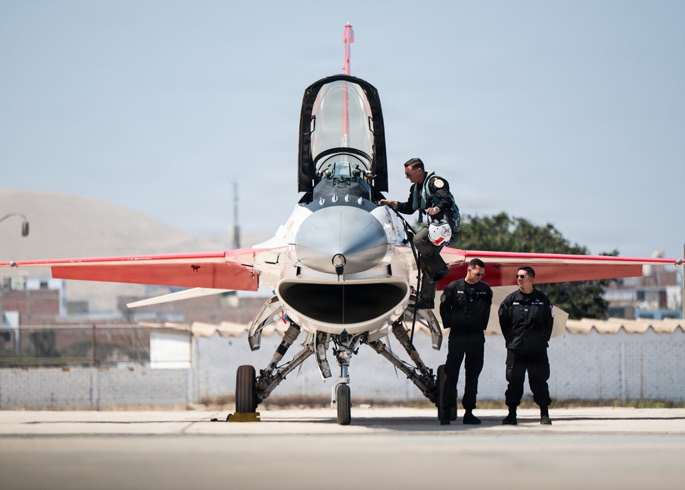 F-16 Viper Demo at Peru Airshow 2026