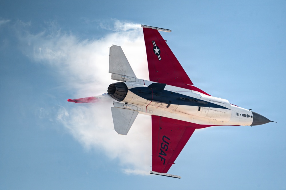 F-16 Viper Demo at Peru Airshow 2026