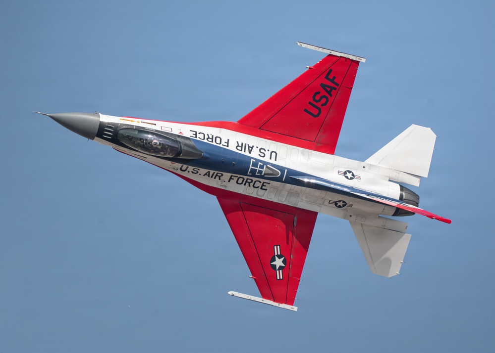 F-16 Viper Demo at Peru Airshow 2026