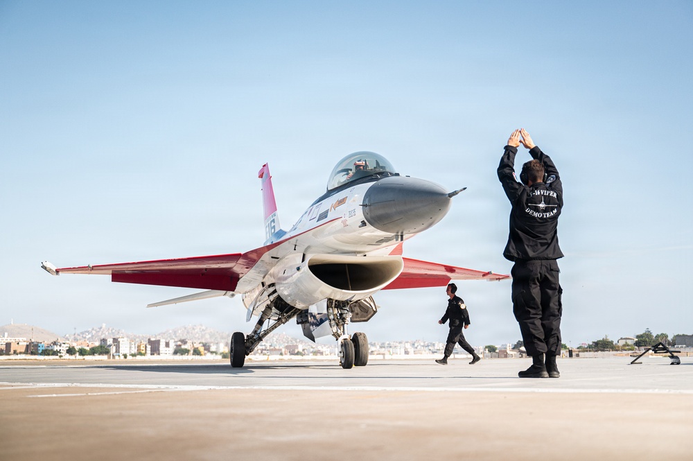 F-16 Viper Demo at Peru Airshow 2026