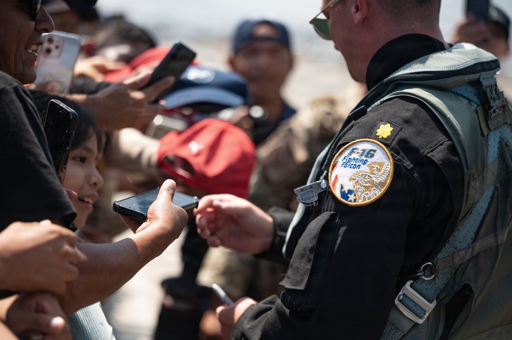 F-16 Viper Demo at Peru Airshow 2026