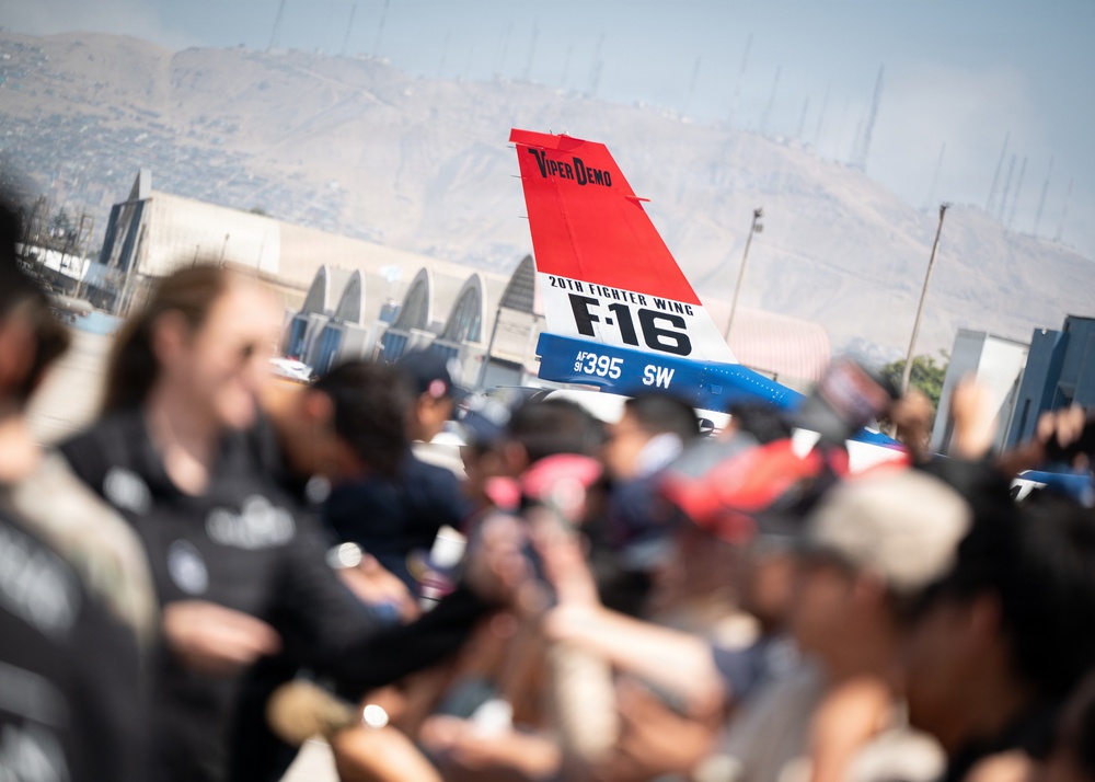 F-16 Viper Demo at Peru Airshow 2026