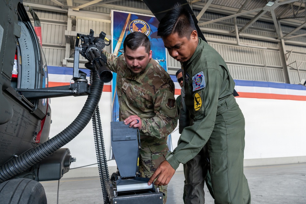 Hawai‘i and Philippine Aircrews Mark Rare Bilateral Milestone Aboard Shared Aircraft