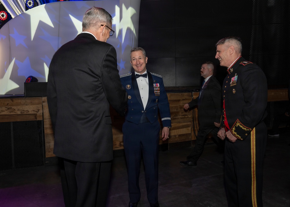 CJCS &amp; VCJCS honor USO Service Members of the Year