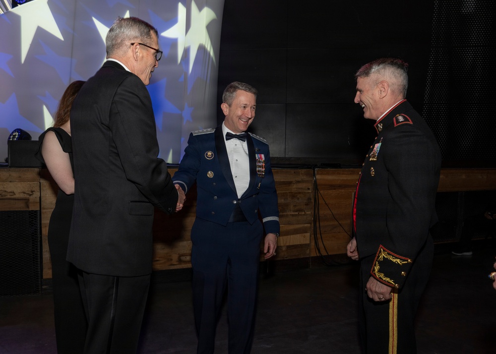 CJCS &amp; VCJCS honor USO Service Members of the Year