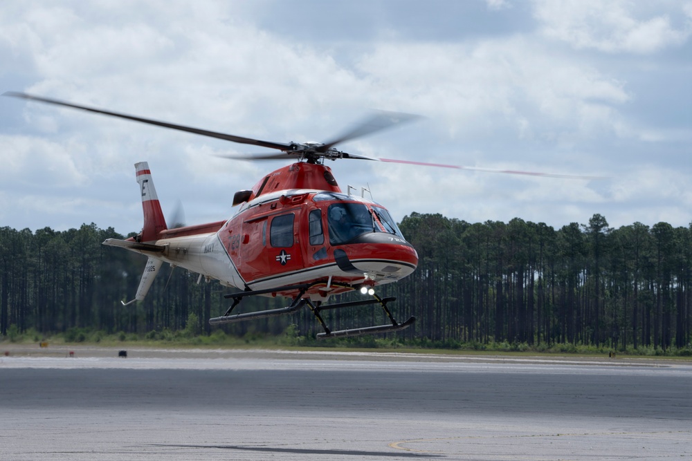 VCJCS visits NAS Whiting Field; presents "Wings of Gold"