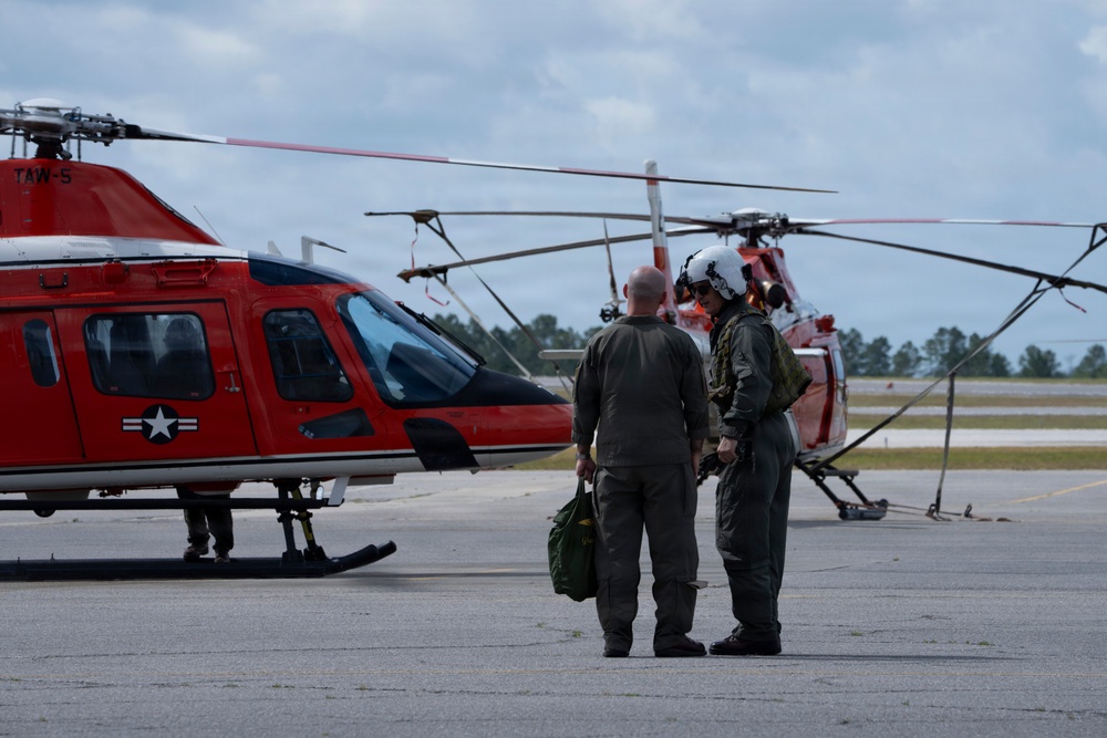 VCJCS visits NAS Whiting Field; presents "Wings of Gold"
