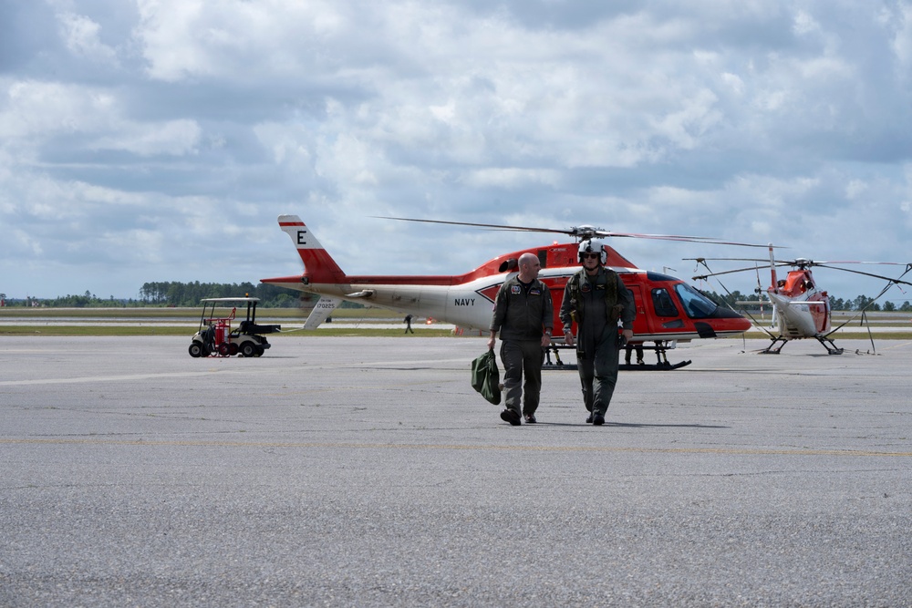 VCJCS visits NAS Whiting Field; presents "Wings of Gold"