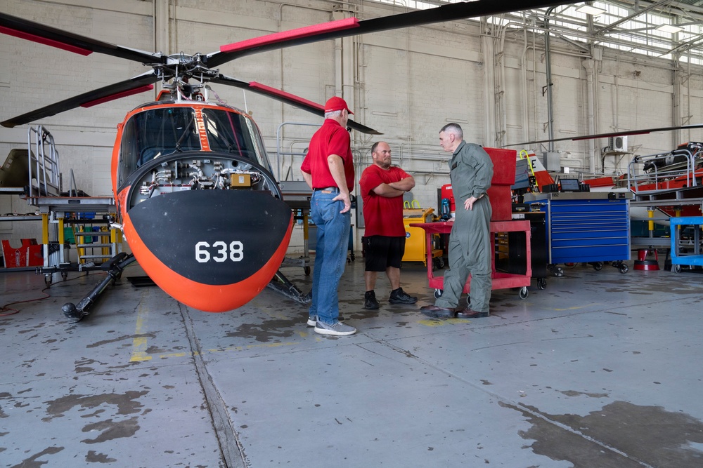 VCJCS visits NAS Whiting Field; presents "Wings of Gold"