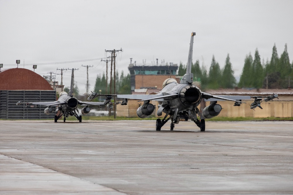 Red Devils fly sorties out of Gwangju Air Base
