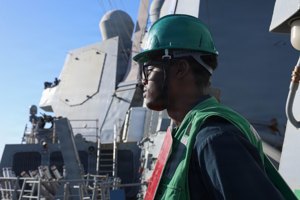USS Thomas Hudner (DDG 116) Conducts Replenishment-at-Sea