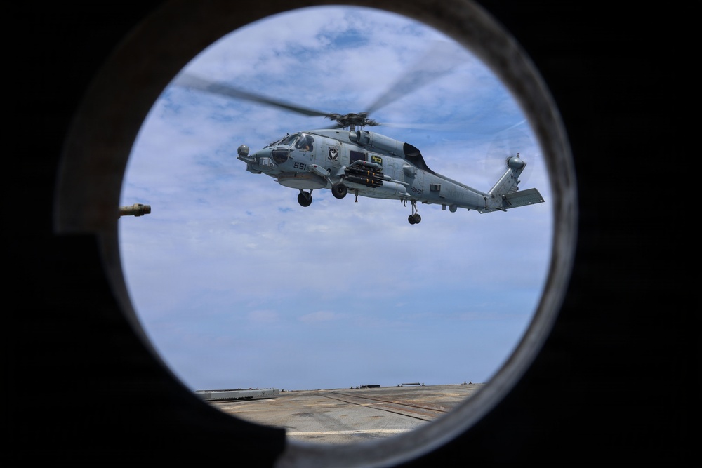 USS Thomas Hudner (DDG 116) Conducts Flight Operations