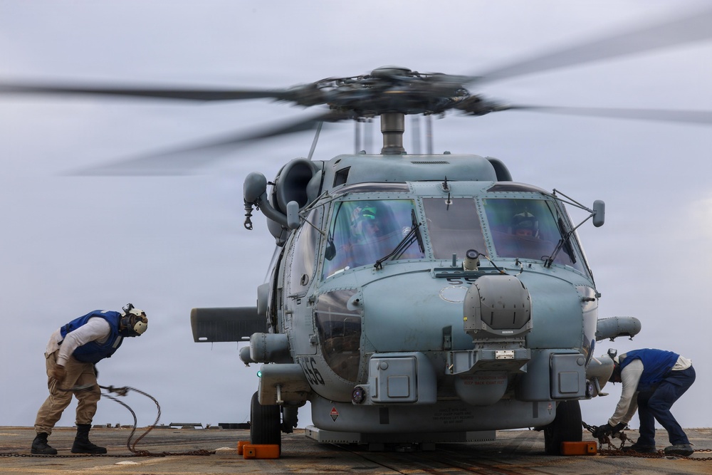 USS Thomas Hudner (DDG 116) Conducts Flight Operations
